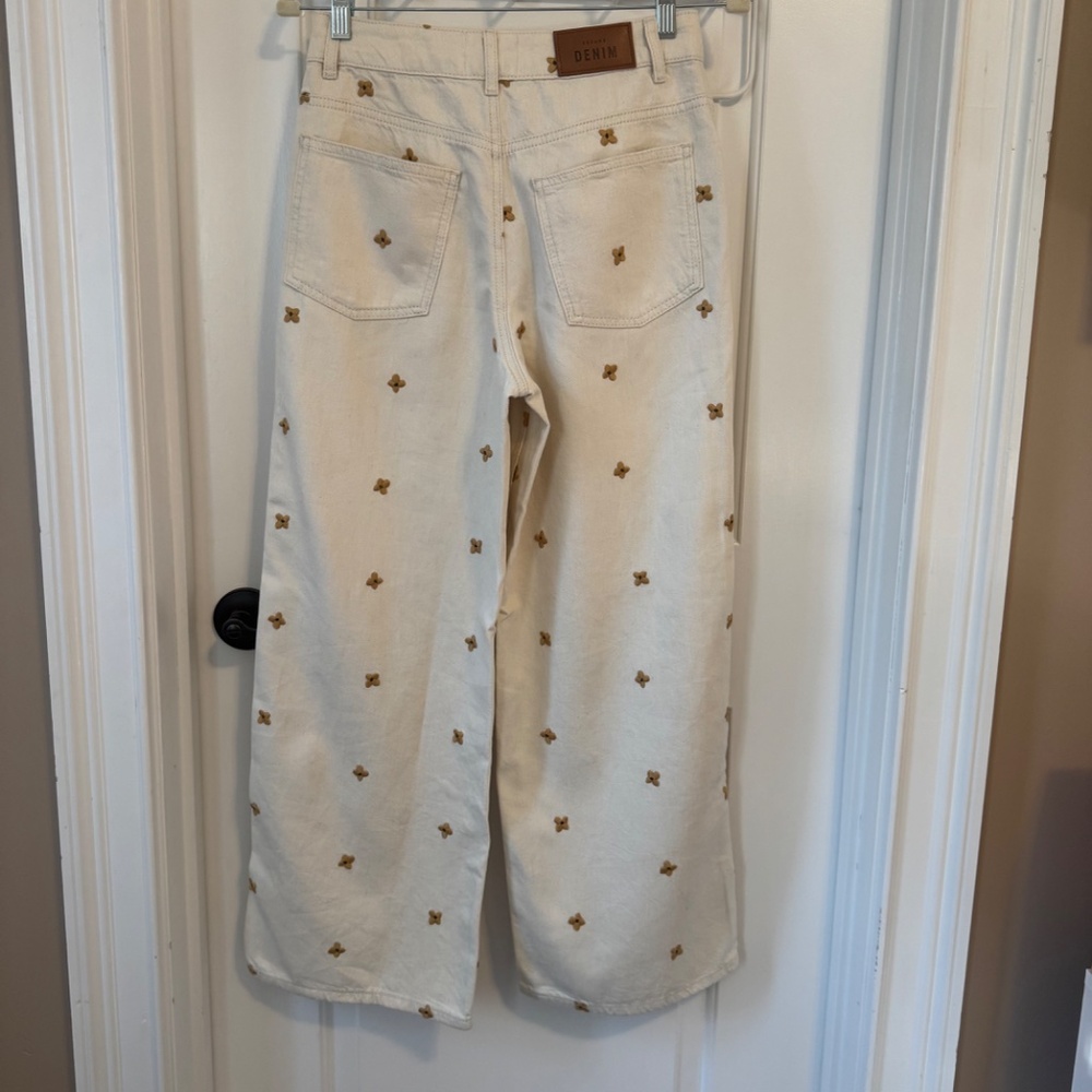 Sezane Lucia Vergara Le Crop Embroidered pants - Picture 4 of 5
